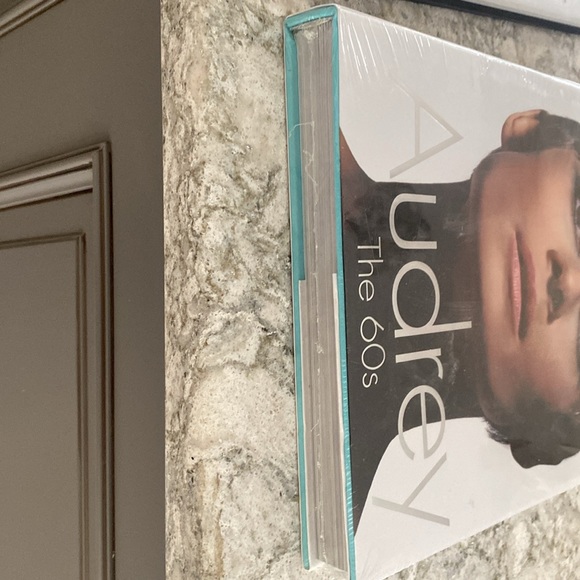 Audrey Hepburn, 60s icon by David Will New - Picture 2 of 3